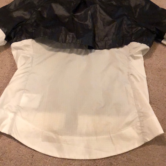 XS Womens nike windbreaker - Picture 5 of 7